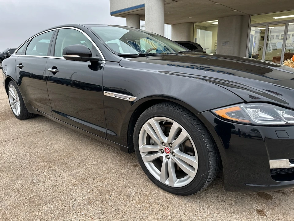 2016 Jaguar X351 XJ - Image 2 of 12