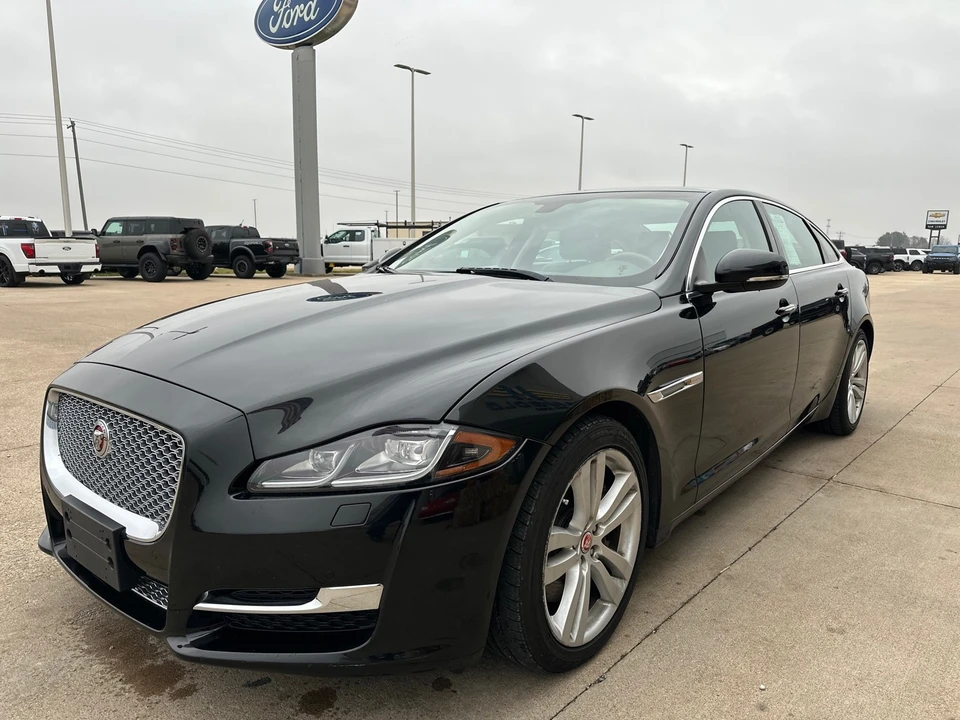 2016 Jaguar X351 XJ - Image 5 of 12