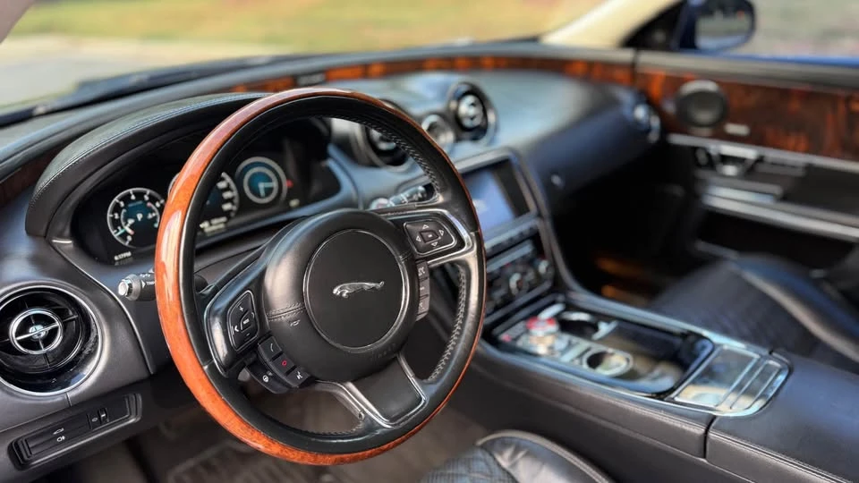2016 Jaguar X351 XJ - Image 11 of 20