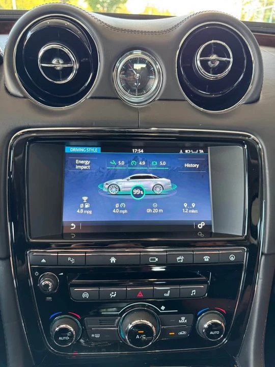 2016 Jaguar X351 XJ - Image 15 of 20