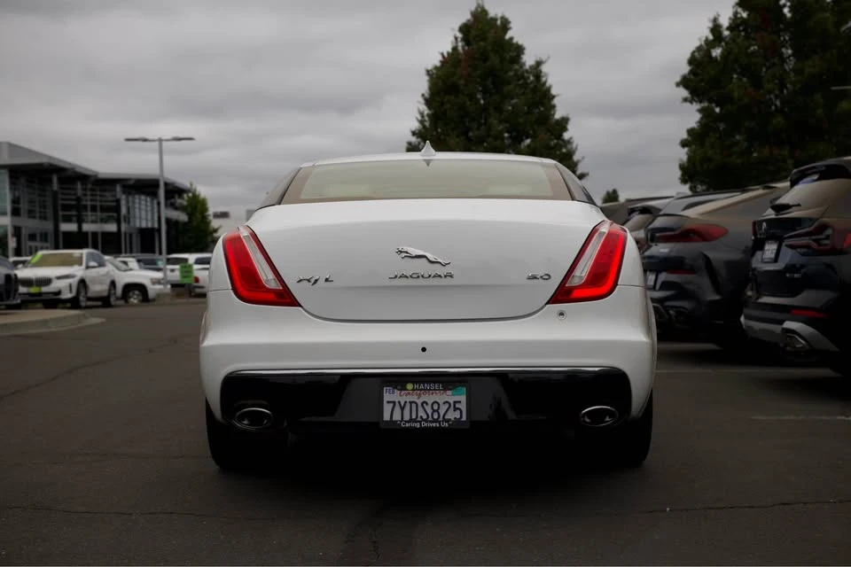 2016 Jaguar X351 XJ - Image 4 of 10