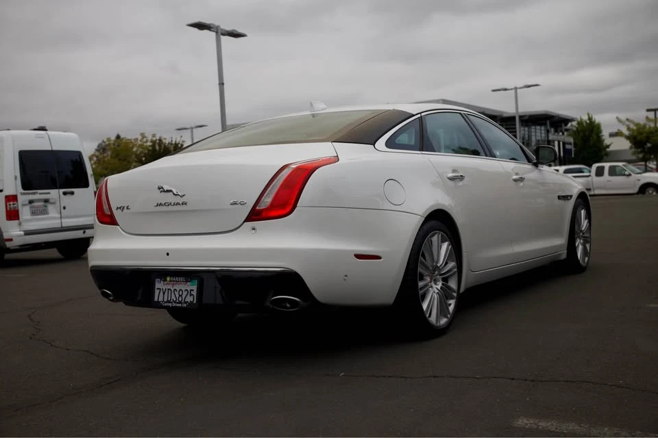 2016 Jaguar X351 XJ - Image 6 of 10