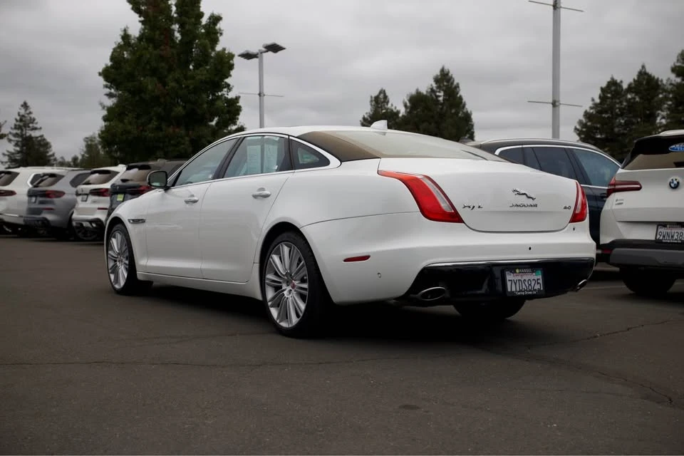 2016 Jaguar X351 XJ - Image 5 of 10