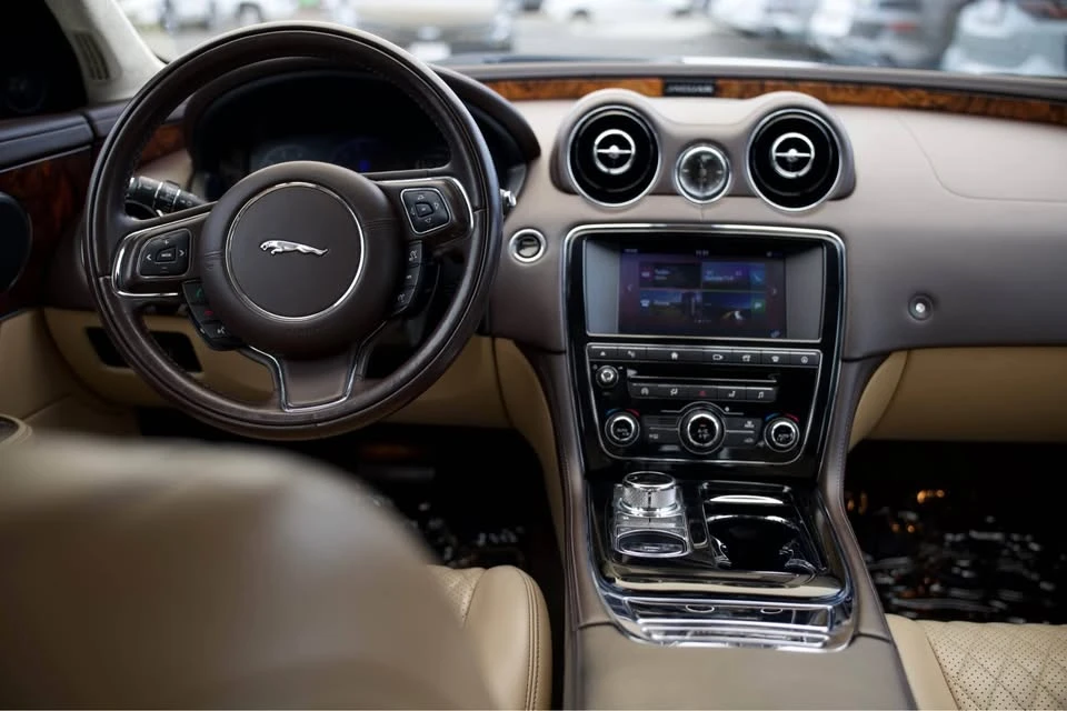 2016 Jaguar X351 XJ - Image 10 of 10