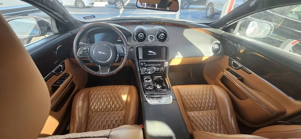 2016 Jaguar X351 XJ - Image 4 of 8