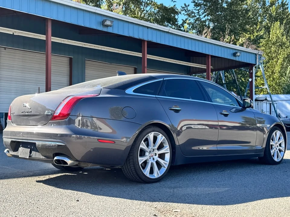 2016 Jaguar X351 XJ - Image 5 of 17