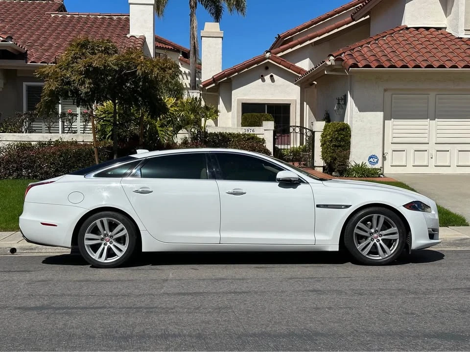 2016 Jaguar X351 XJ - Image 2 of 8
