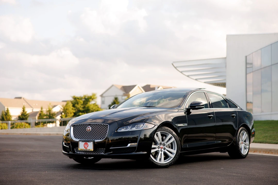 2016 Jaguar X351 XJ - Image 5 of 31