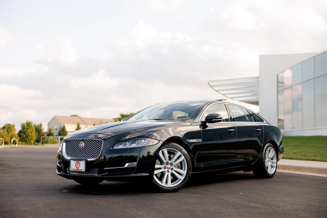 2016 Jaguar X351 XJ - Image 8 of 31