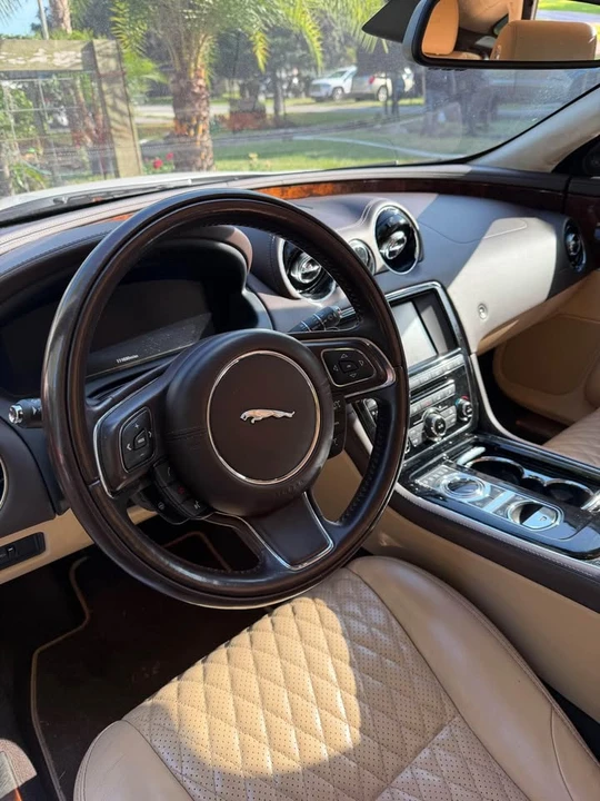 2016 Jaguar X351 XJ - Image 8 of 15