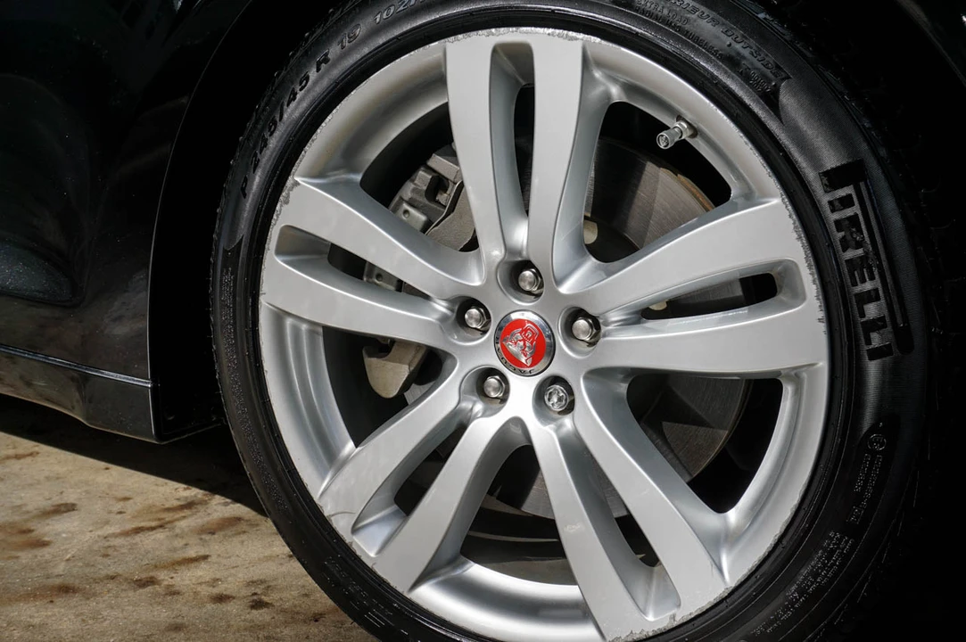2016 Jaguar X351 XJ - Image 17 of 31