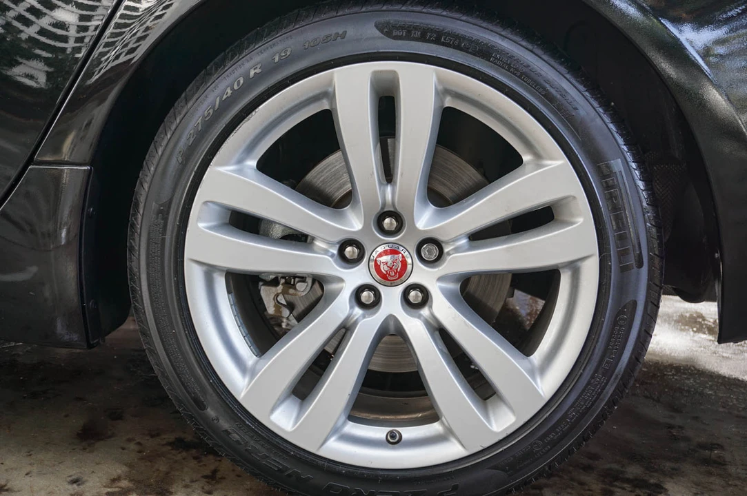 2016 Jaguar X351 XJ - Image 14 of 31