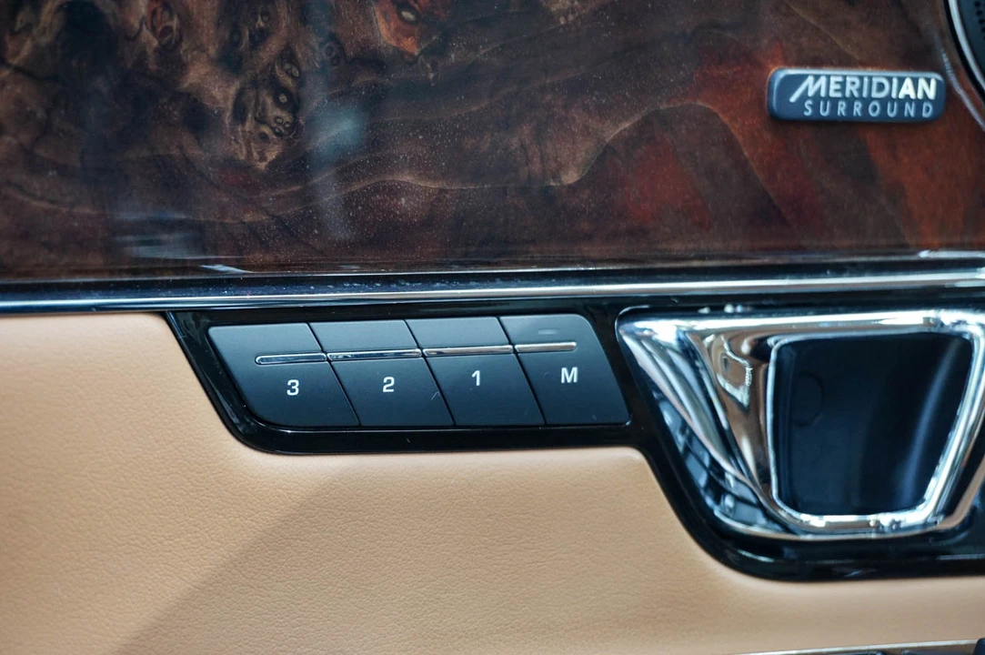 2016 Jaguar X351 XJ - Image 28 of 31