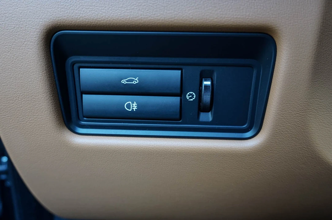 2016 Jaguar X351 XJ - Image 30 of 31