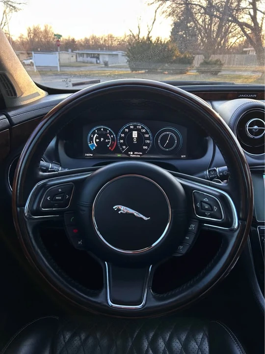 2016 Jaguar X351 XJ - Image 13 of 20