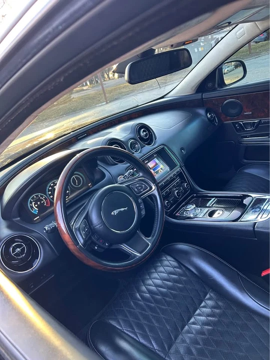 2016 Jaguar X351 XJ - Image 9 of 20
