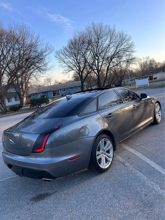 2016 Jaguar X351 XJ - Image 5 of 20