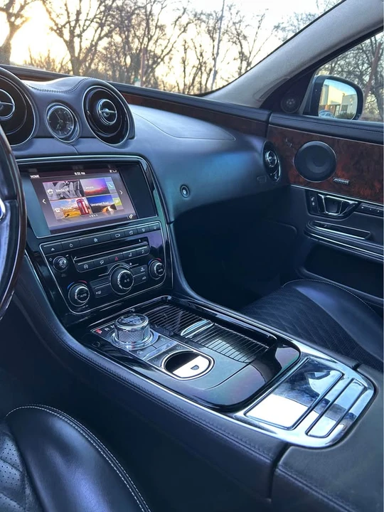 2016 Jaguar X351 XJ - Image 8 of 20