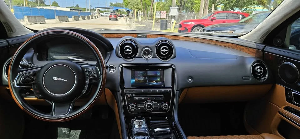 2016 Jaguar X351 XJ - Image 12 of 14