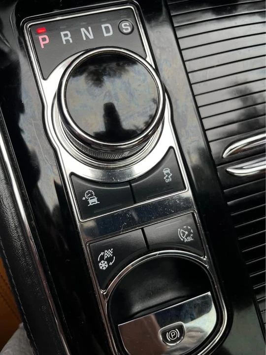 2016 Jaguar X351 XJ - Image 16 of 18