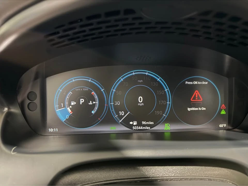 2016 Jaguar XE - Image 11 of 20