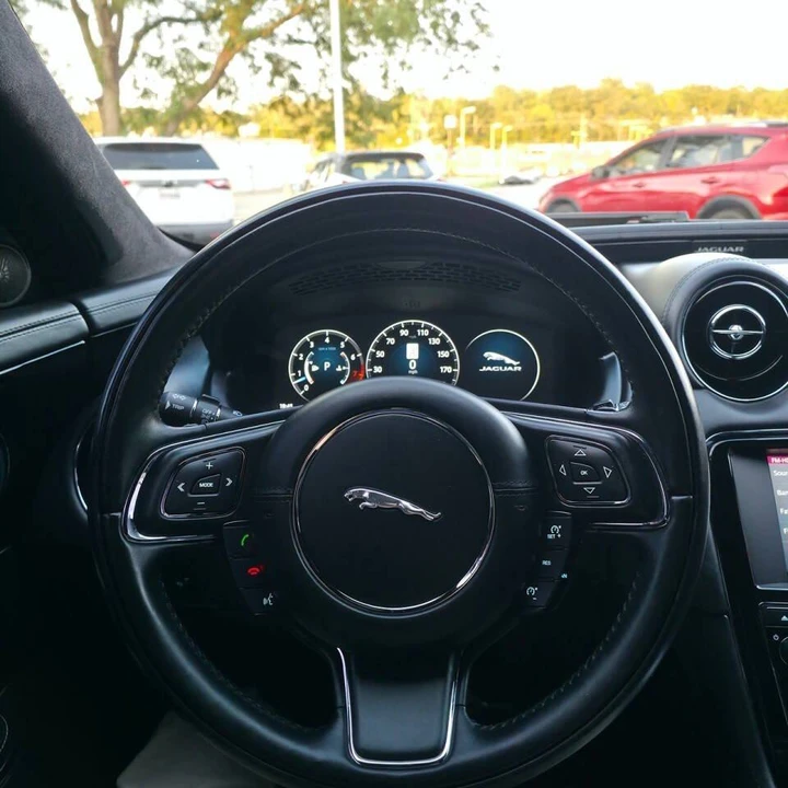 2016 Jaguar X351 XJ - Image 11 of 20