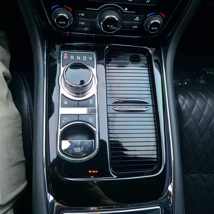 2016 Jaguar X351 XJ - Image 17 of 20
