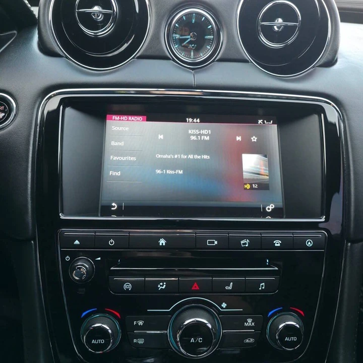 2016 Jaguar X351 XJ - Image 16 of 20