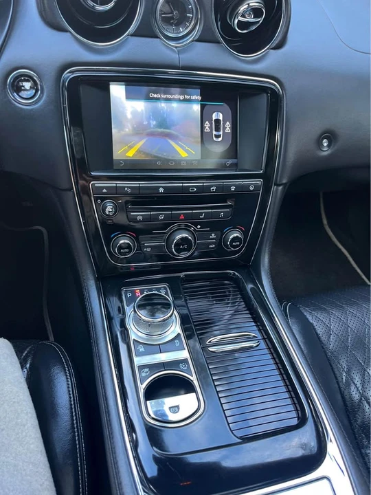 2016 Jaguar X351 XJ - Image 14 of 19