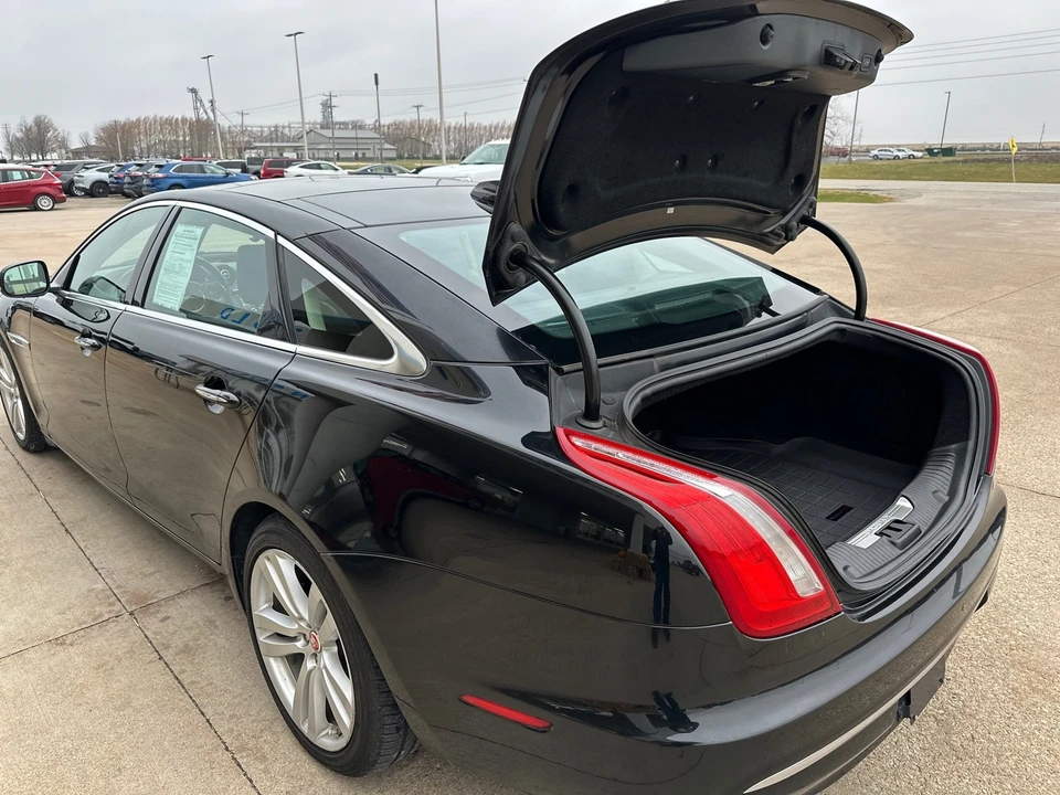 2016 Jaguar X351 XJ - Image 10 of 12