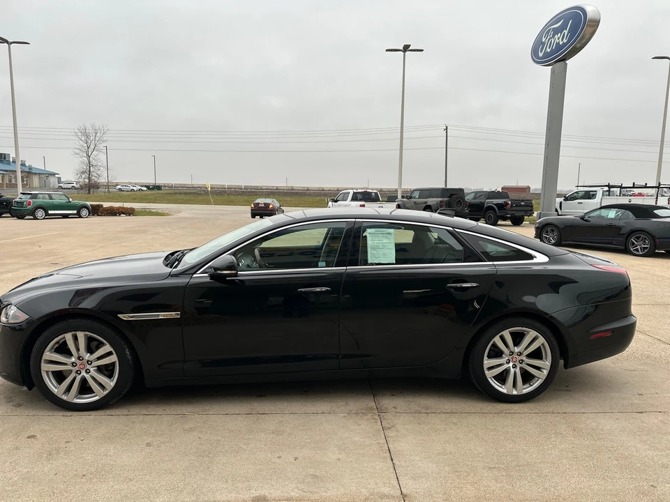 2016 Jaguar X351 XJ - Image 7 of 12