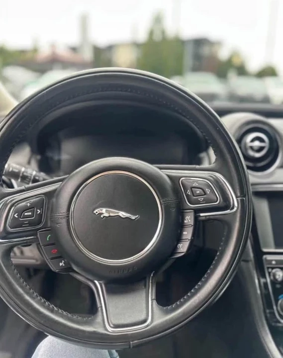 2016 Jaguar X351 XJ - Image 3 of 4
