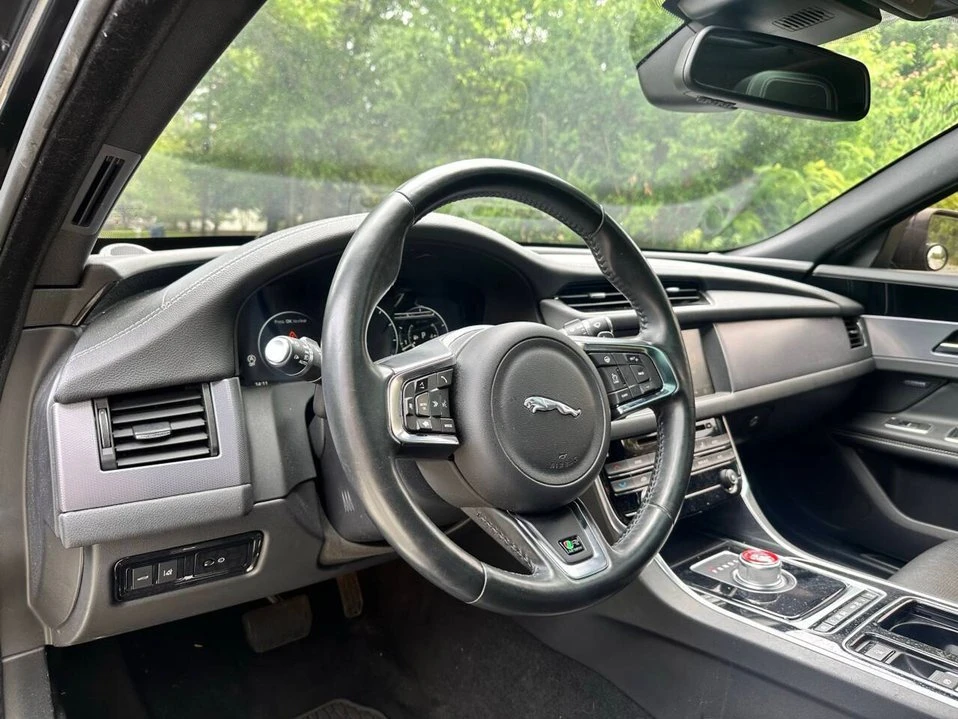 2016 Jaguar X260 XF - Image 7 of 19