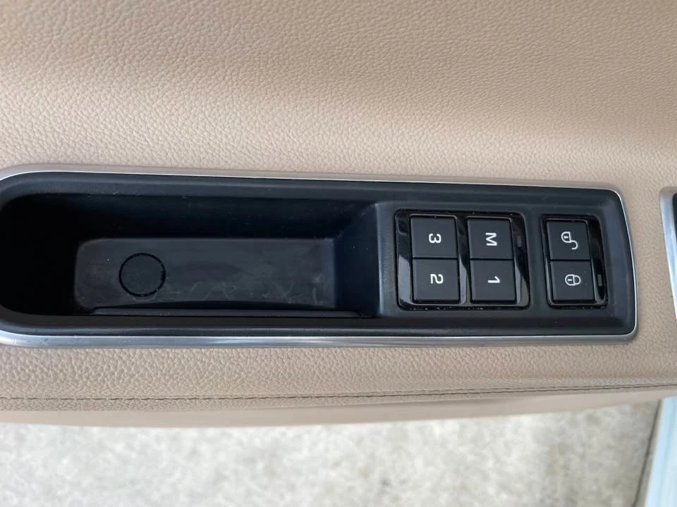 2016 Jaguar X260 XF - Image 12 of 20