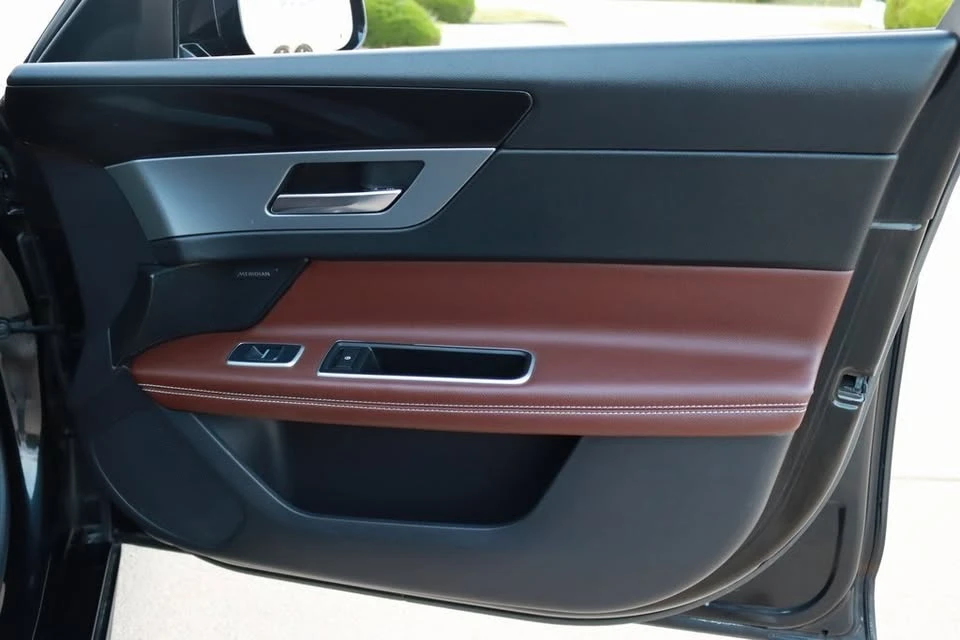 2016 Jaguar X260 XF - Image 18 of 20