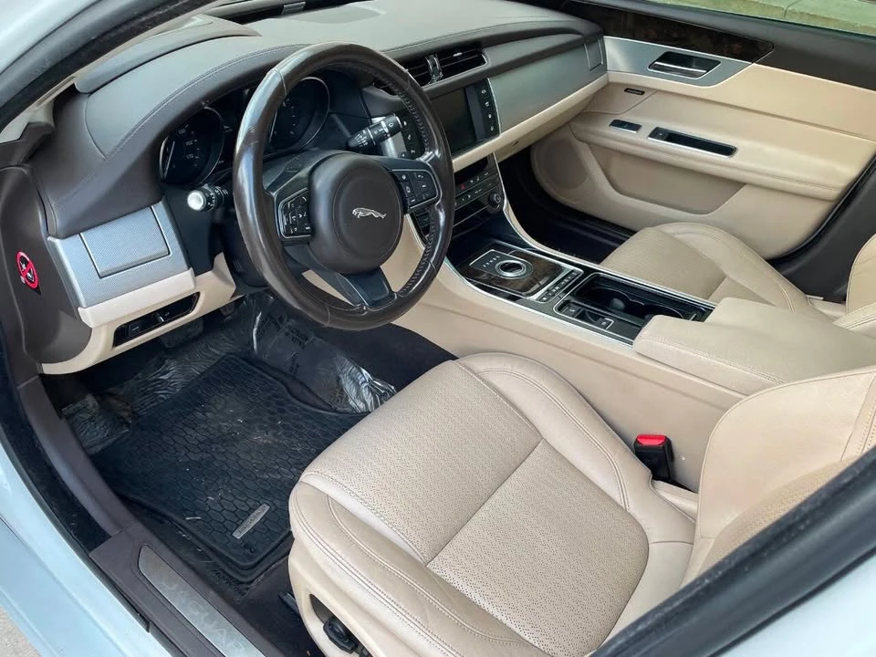 2016 Jaguar X260 XF - Image 14 of 20