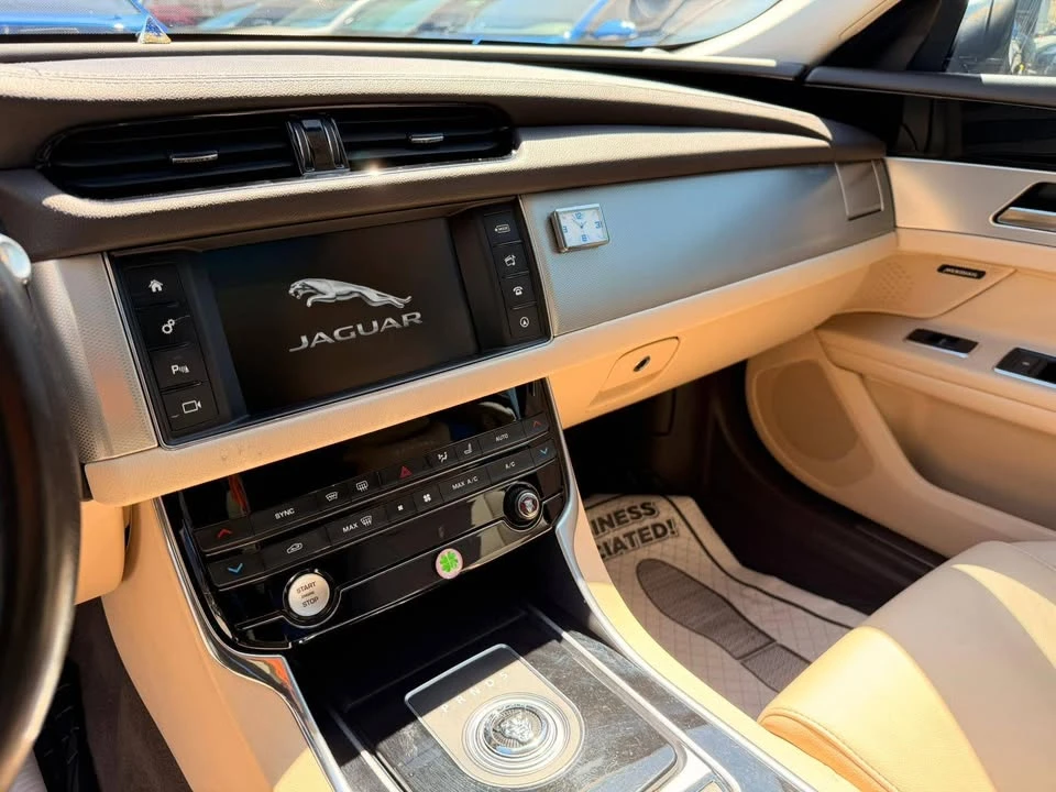 2016 Jaguar X260 XF - Image 3 of 12