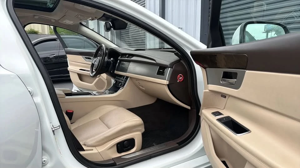 2016 Jaguar X260 XF - Image 13 of 20