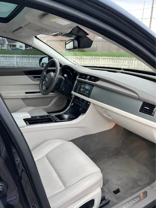 2016 Jaguar X260 XF - Image 16 of 18