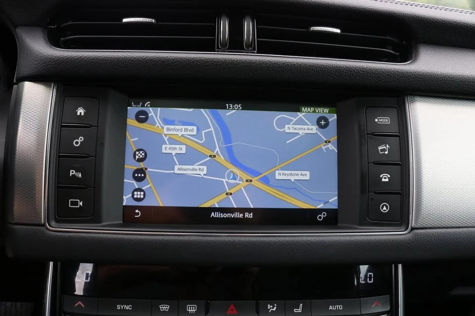 2016 Jaguar X260 XF - Image 12 of 20