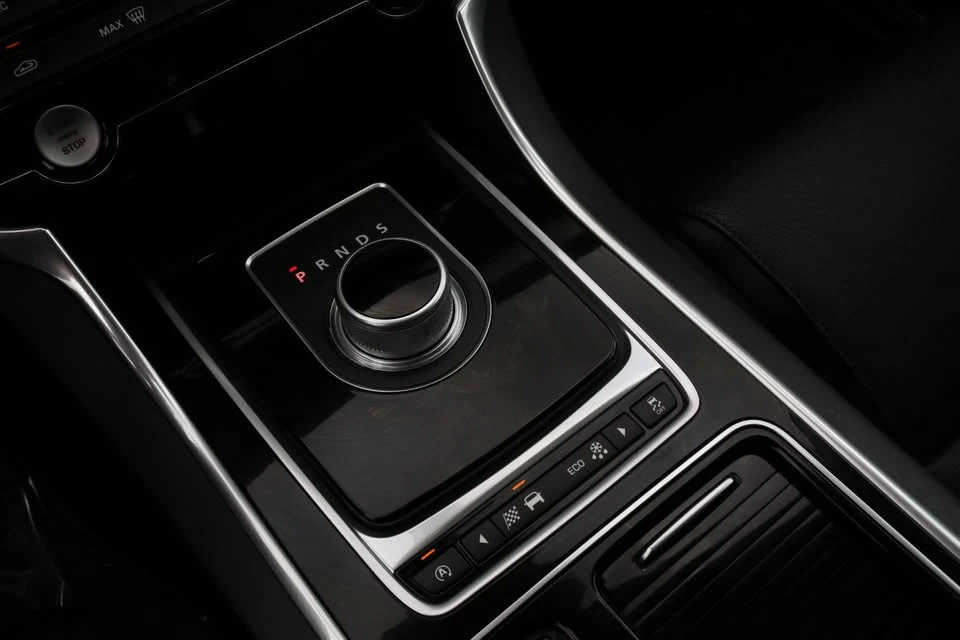 2016 Jaguar X260 XF - Image 14 of 20