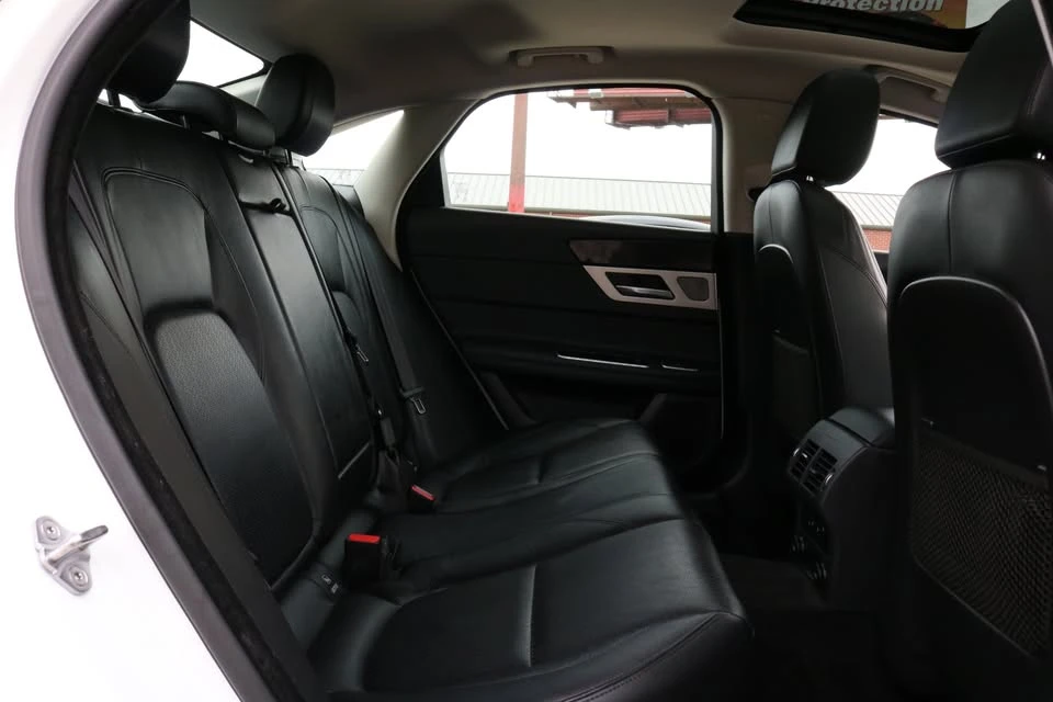 2016 Jaguar X260 XF - Image 17 of 20