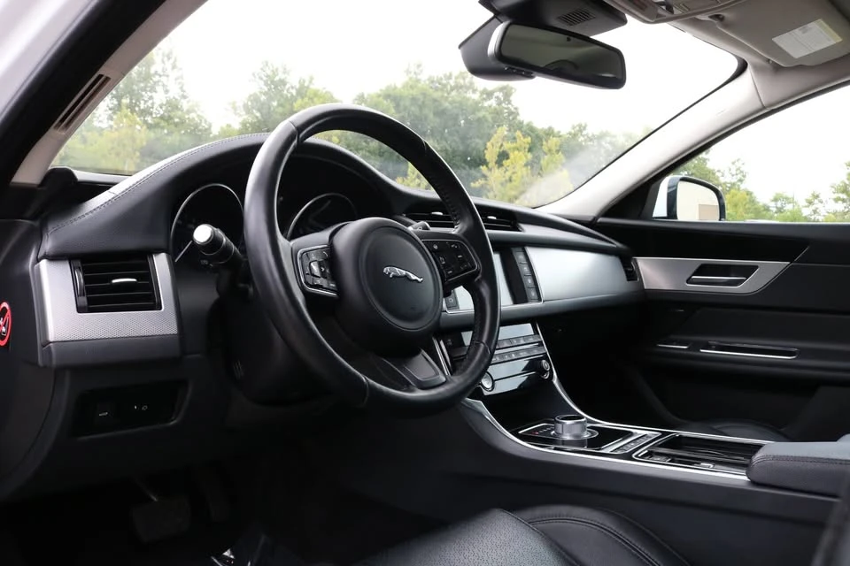2016 Jaguar X260 XF - Image 9 of 20