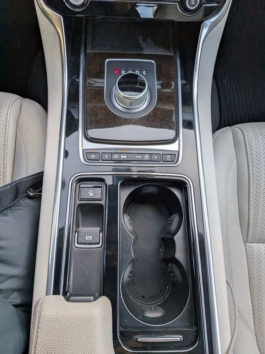 2016 Jaguar X260 XF - Image 16 of 17