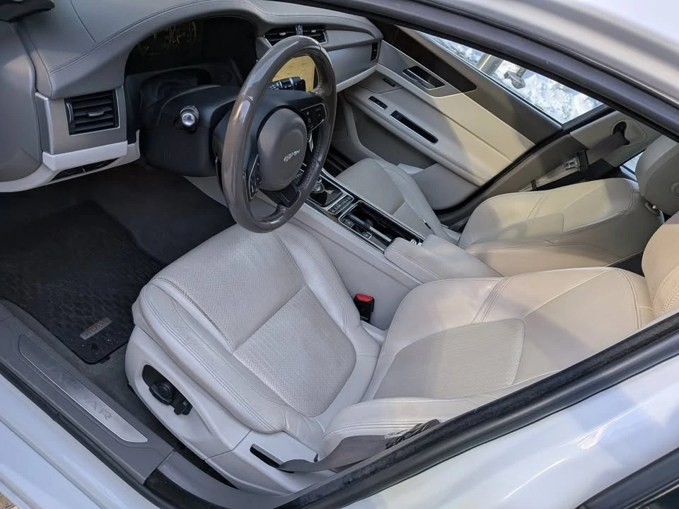 2016 Jaguar X260 XF - Image 10 of 17