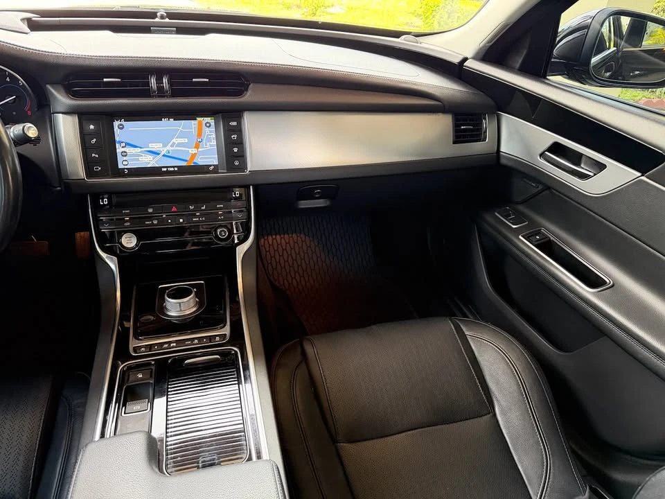 2016 Jaguar X260 XF - Image 10 of 21
