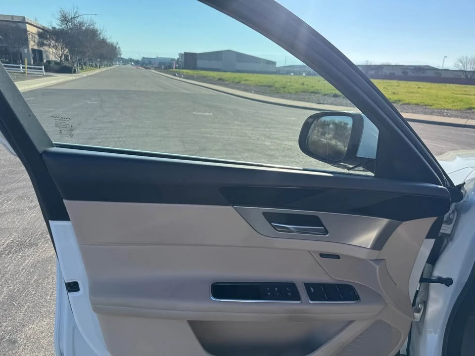 2016 Jaguar X260 XF - Image 10 of 18