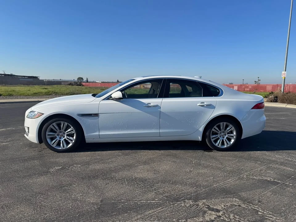 2016 Jaguar X260 XF - Image 2 of 18