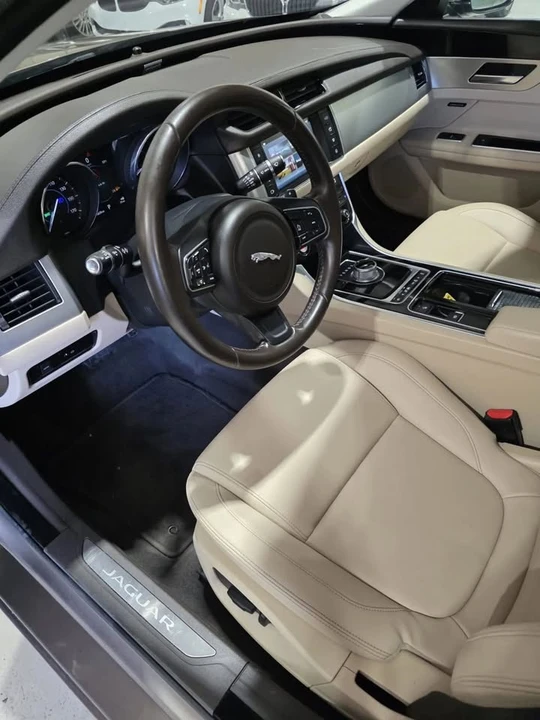 2016 Jaguar X260 XF - Image 13 of 19