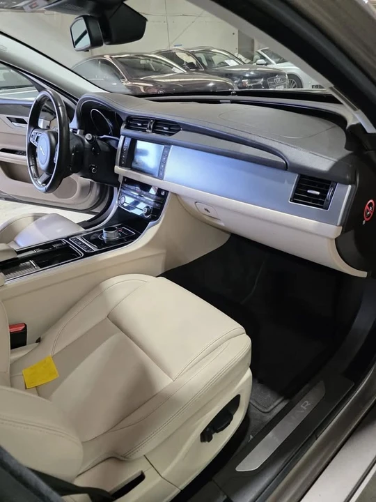 2016 Jaguar X260 XF - Image 15 of 19